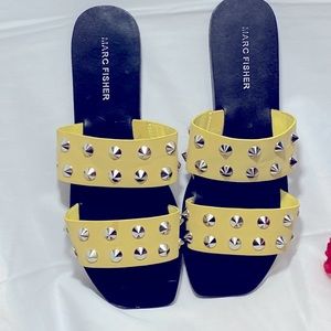 MARC FISHER SANDALS 💎 .SIZE  7 1/2  COLOR   YELLOW  ALMOST NEW